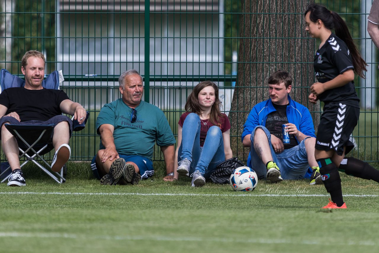 Bild 67 - wBJ Hamburger SV : SV Henstedt Ulzburg : Ergebnis: 4:2